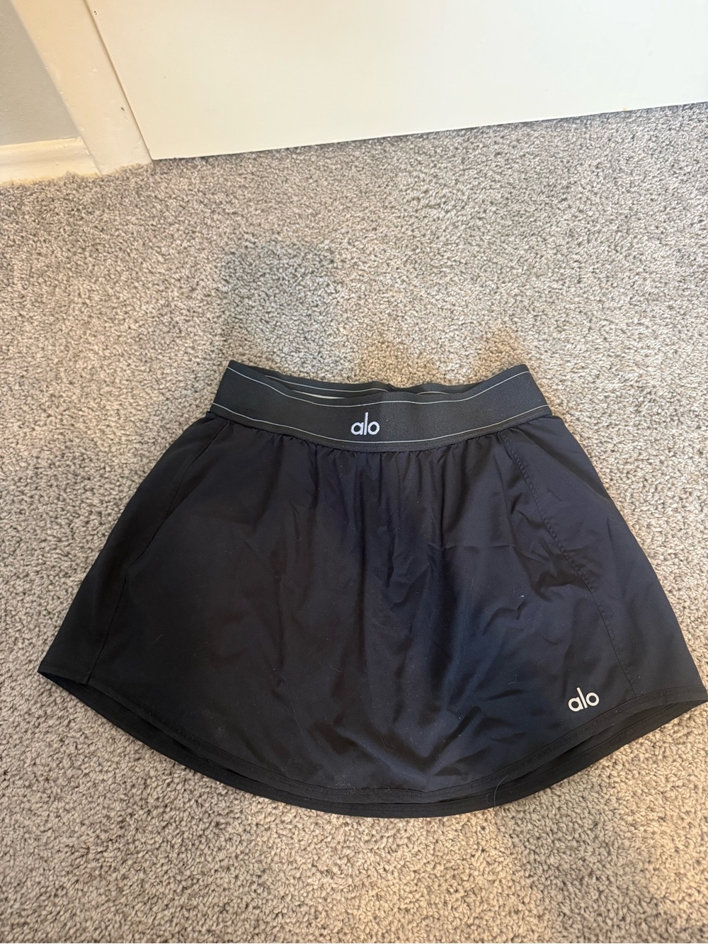 Alo Black Match Point Skort - Picture 3 of 5